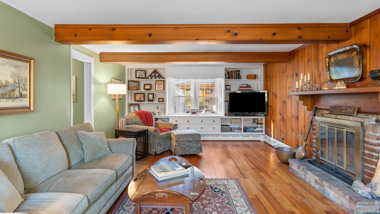 Photo of Livingroom in West Falmouth