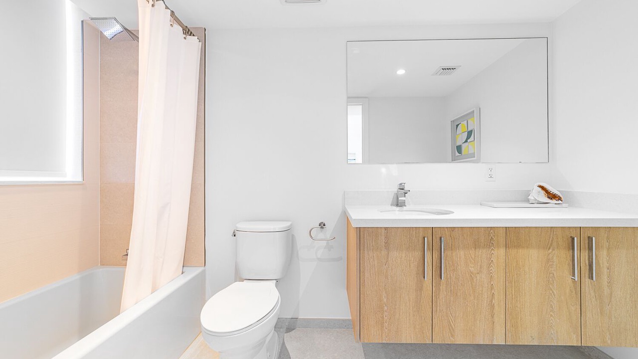Photo of Bathroom in Bay Harbor Islands