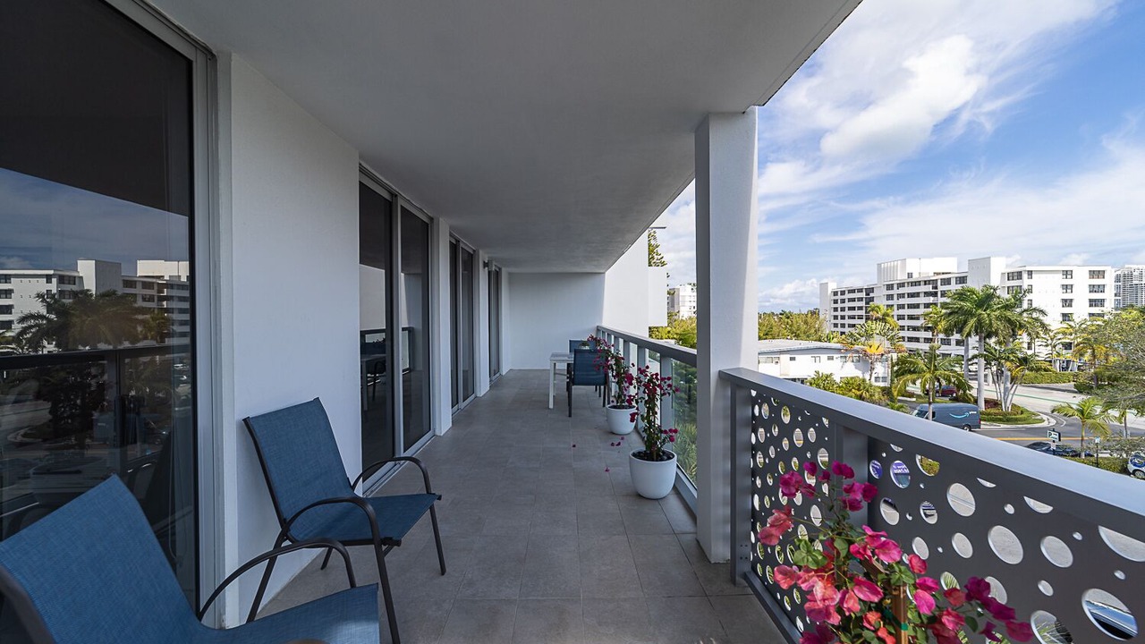 Photo of Patio Balcony in Bay Harbor Islands