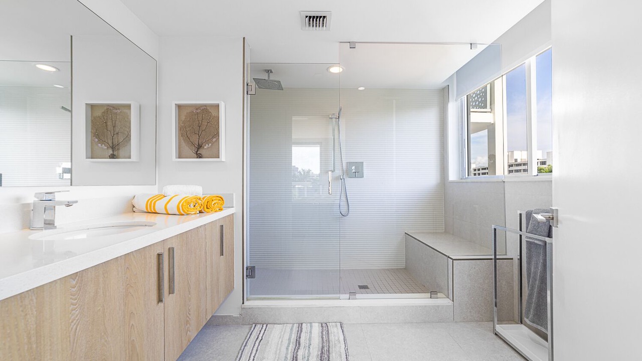 Photo of Bathroom in Bay Harbor Islands