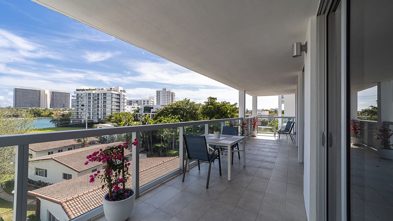 Photo of Outdoor in Bay Harbor Islands