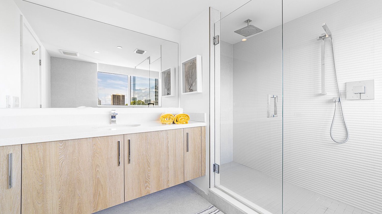 Photo of Bathroom in Bay Harbor Islands
