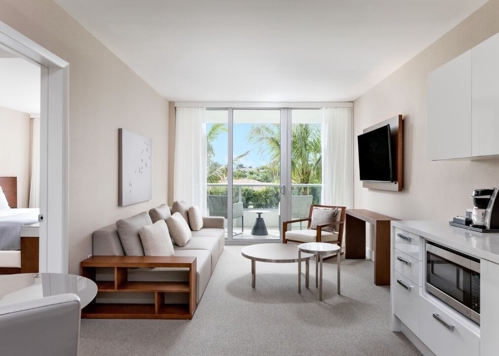 Photo of Livingroom in Bay Harbor Islands