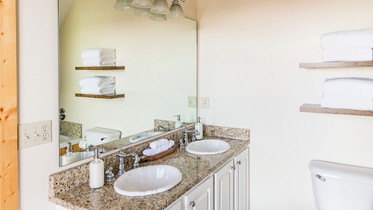 Photo of Bathroom in Edray