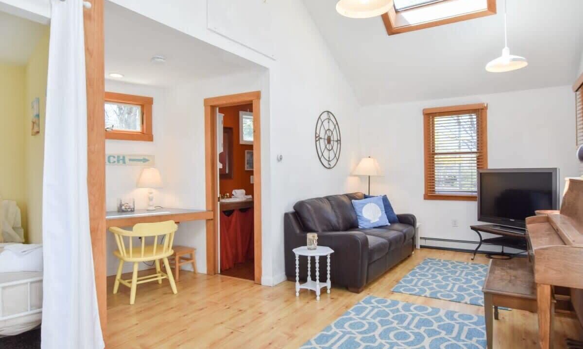Photo of Livingroom in East Orleans