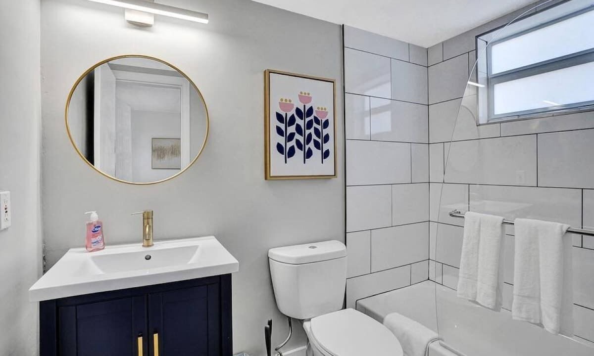 Photo of Bathroom in Poinciana Park