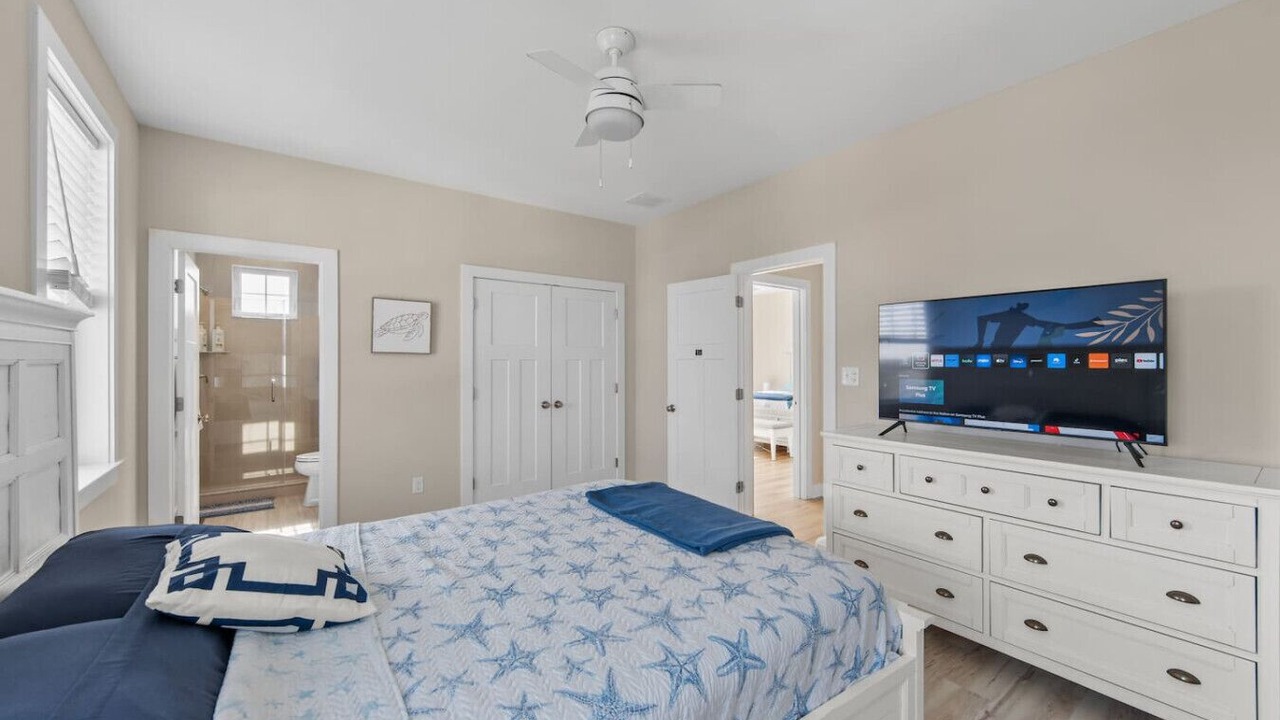 Photo of Bedroom in Edgewater Acres