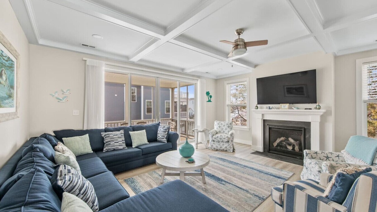 Photo of Livingroom in Edgewater Acres
