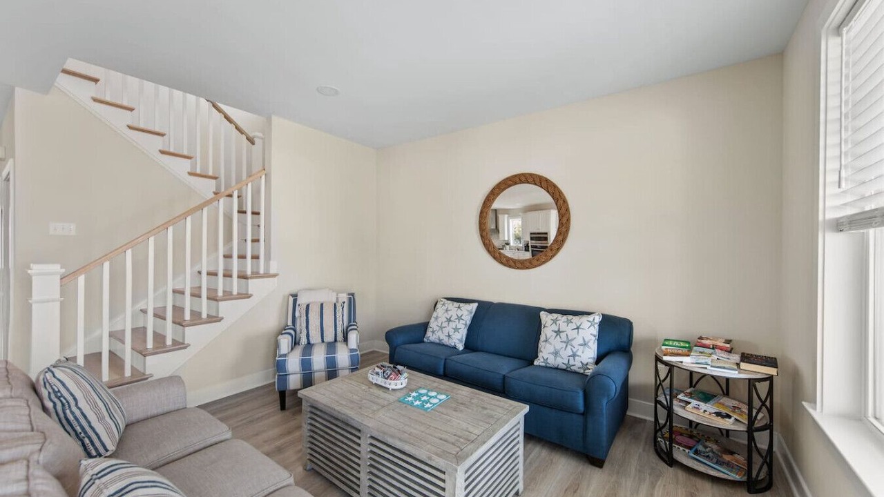 Photo of Livingroom in Edgewater Acres
