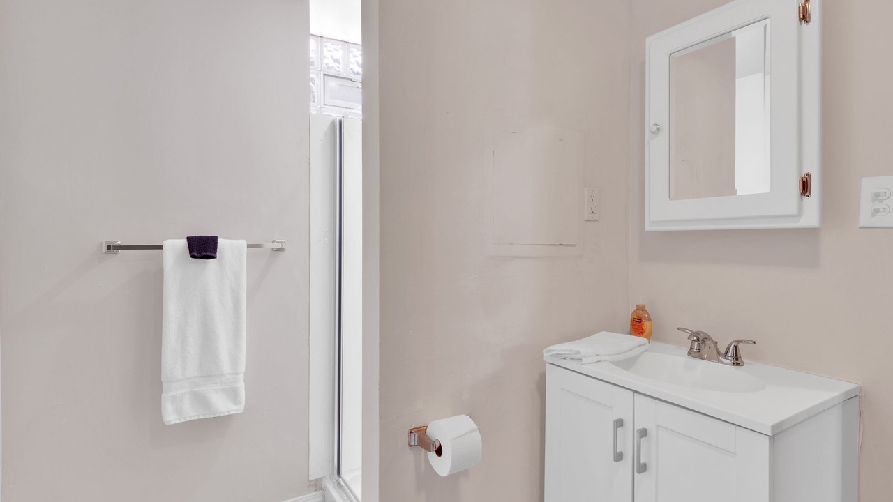 Photo of Bathroom in East Cleveland