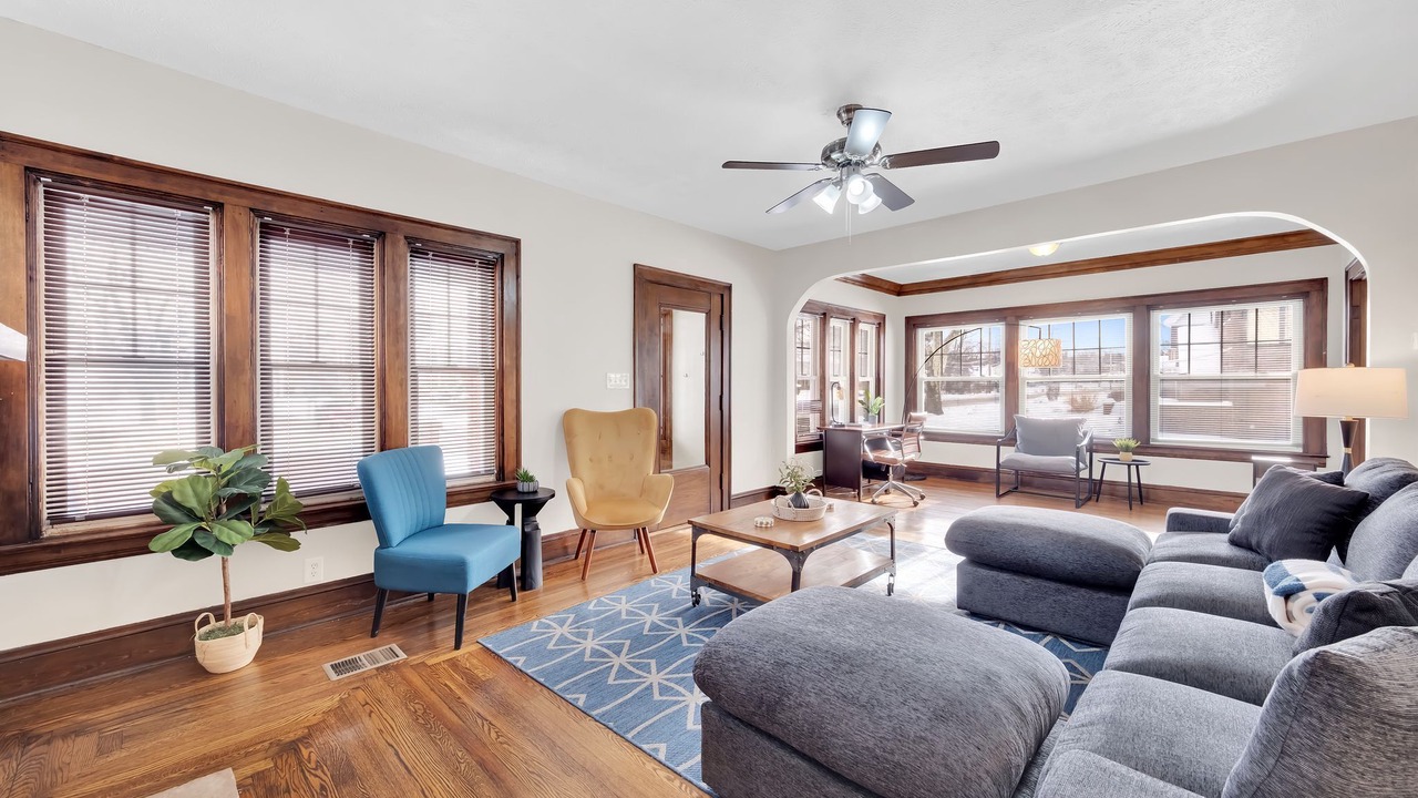 Photo of Livingroom in East Cleveland