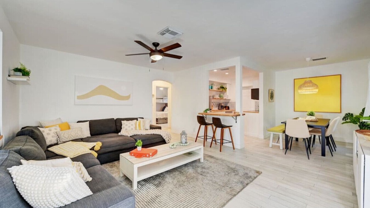 Photo of Livingroom in Deerfield Beach