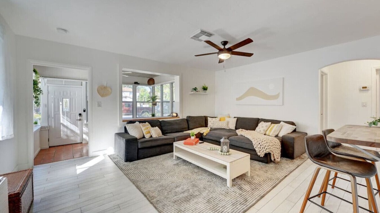 Photo of Livingroom in Deerfield Beach