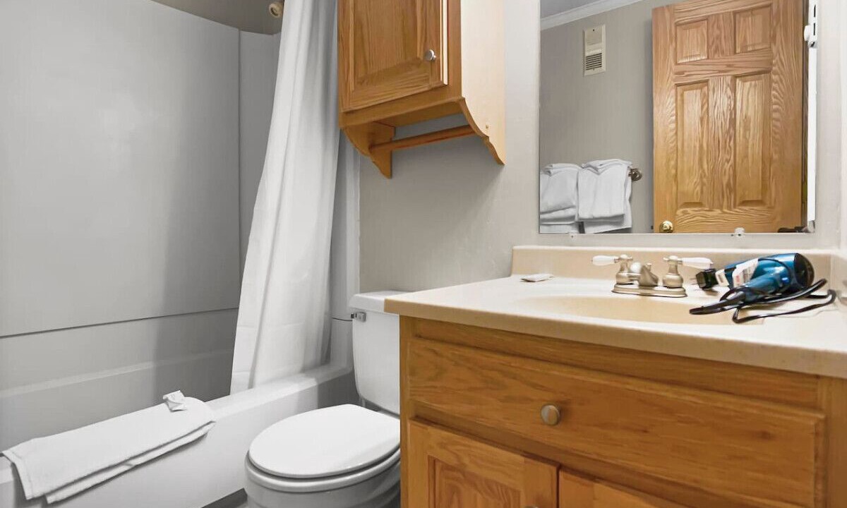 Photo of Bathroom in Edray