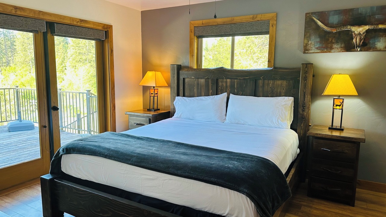 Photo of Bedroom in Lincoln County