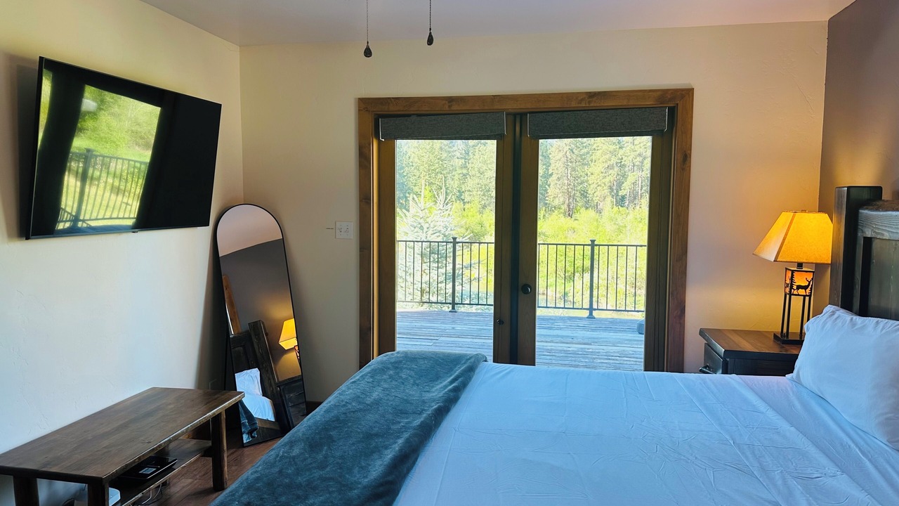 Photo of Bedroom in Lincoln County