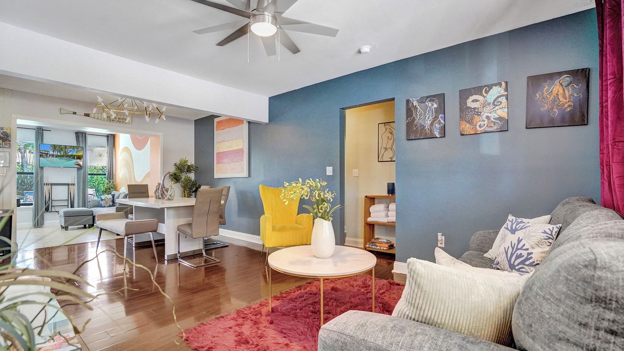 Photo of Livingroom in Coral Heights