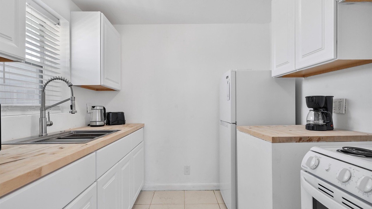 Photo of Kitchen in Hollywood Lakes