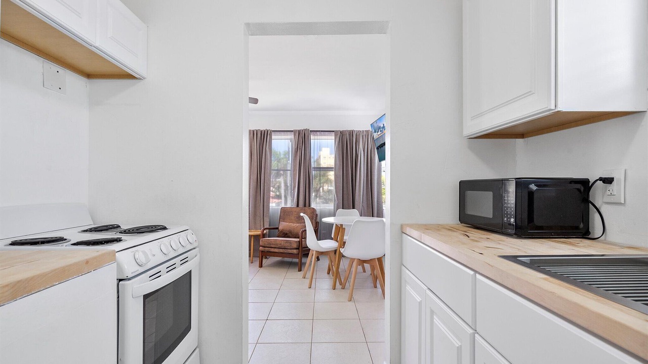 Photo of Kitchen in Hollywood Lakes