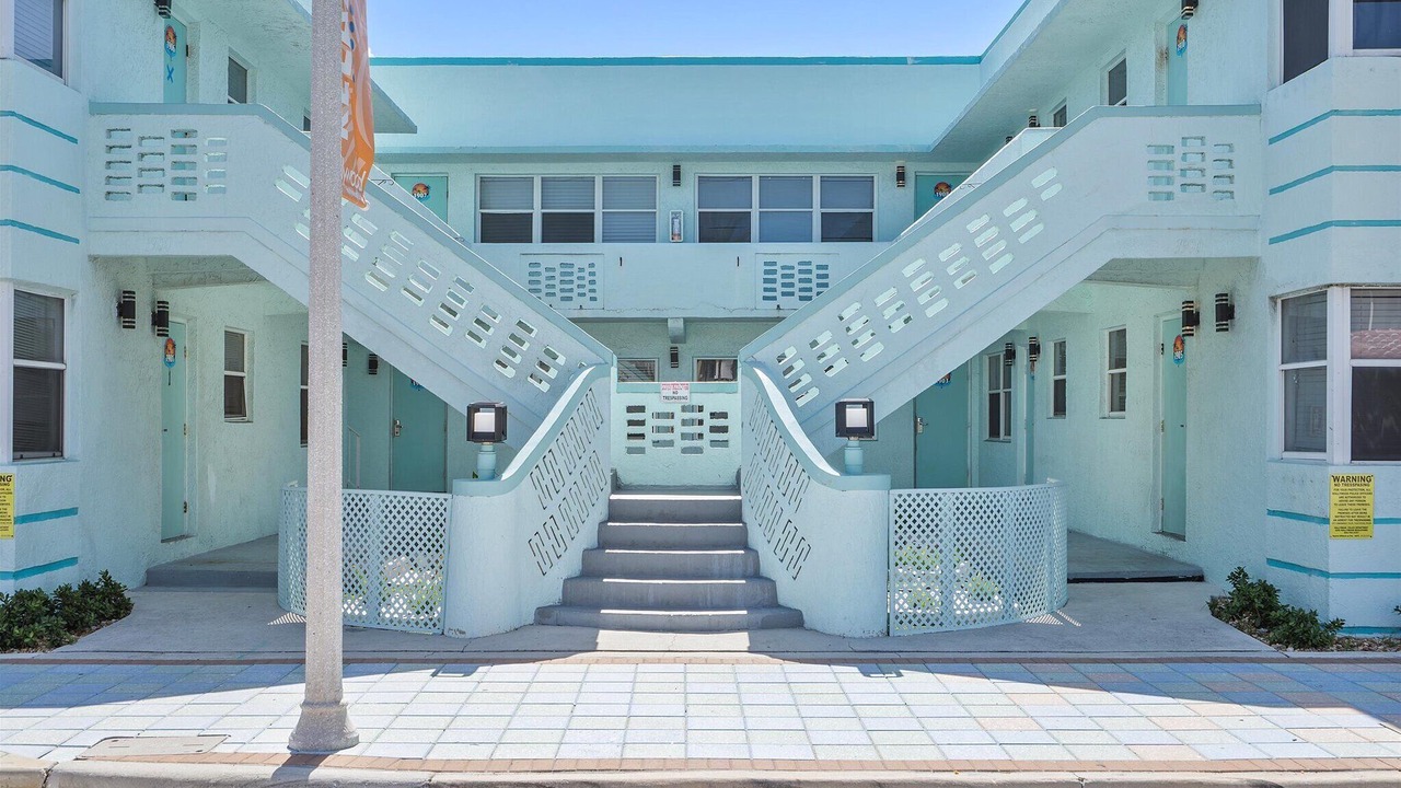 Photo of Outdoor in Hollywood Lakes