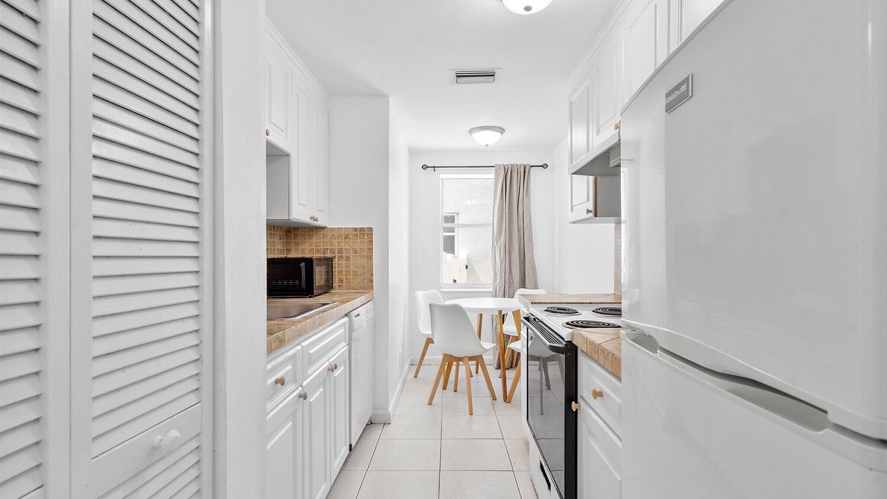 Photo of Kitchen in Hollywood Lakes