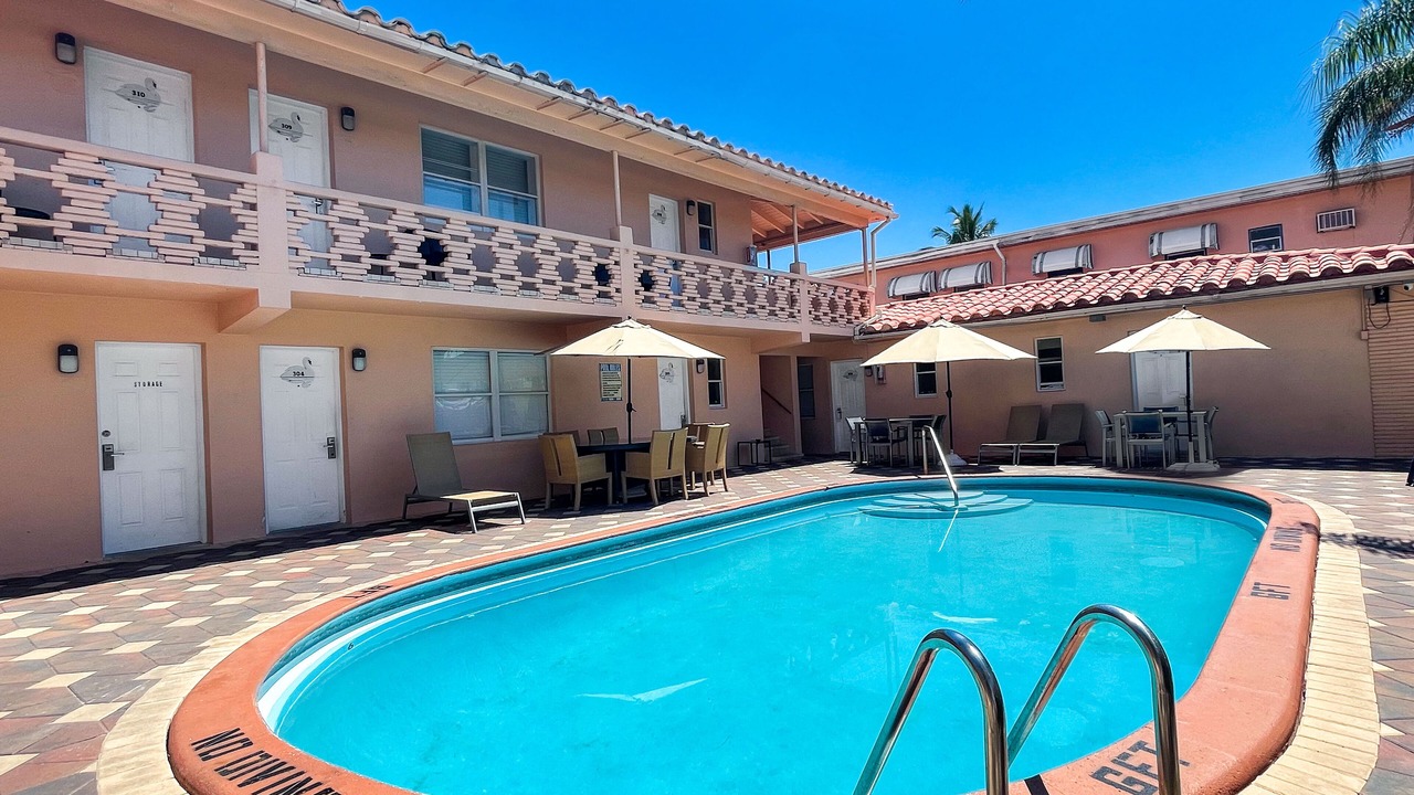 Photo of Outdoor in Hollywood Lakes
