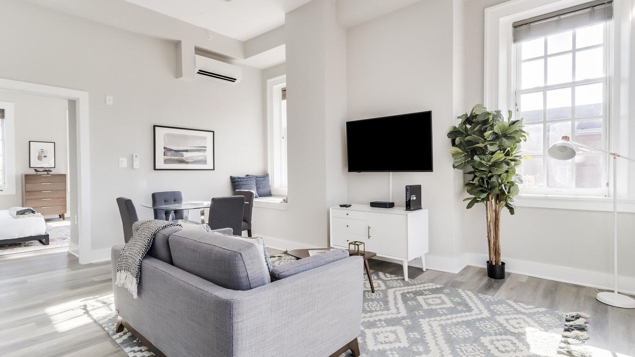 Photo of Livingroom in Jefferson Manor