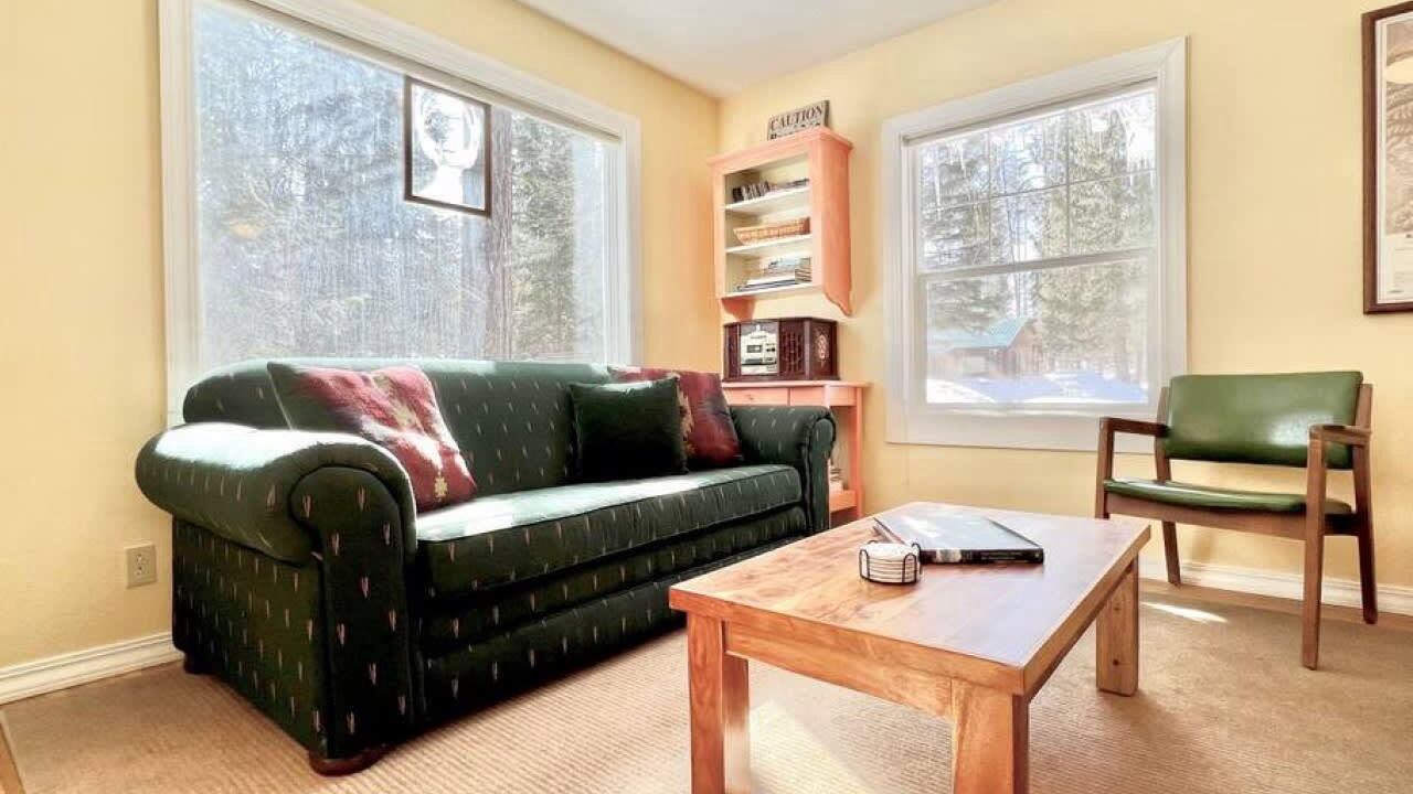 Photo of Livingroom in West Glacier