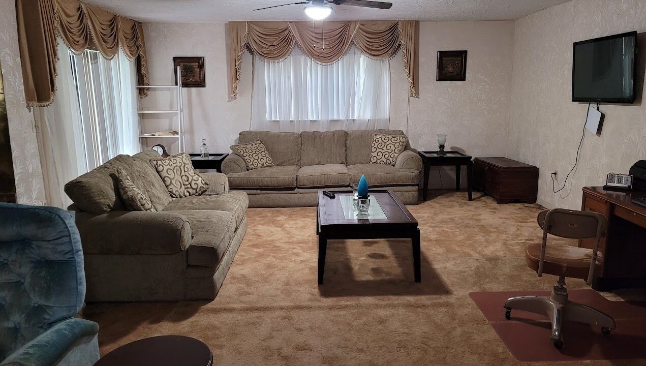 Photo of Livingroom in Miami Gardens
