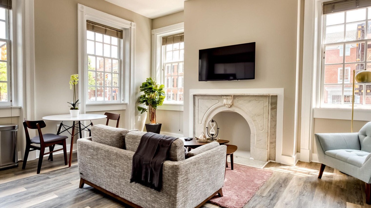 Photo of Livingroom in Jefferson Manor