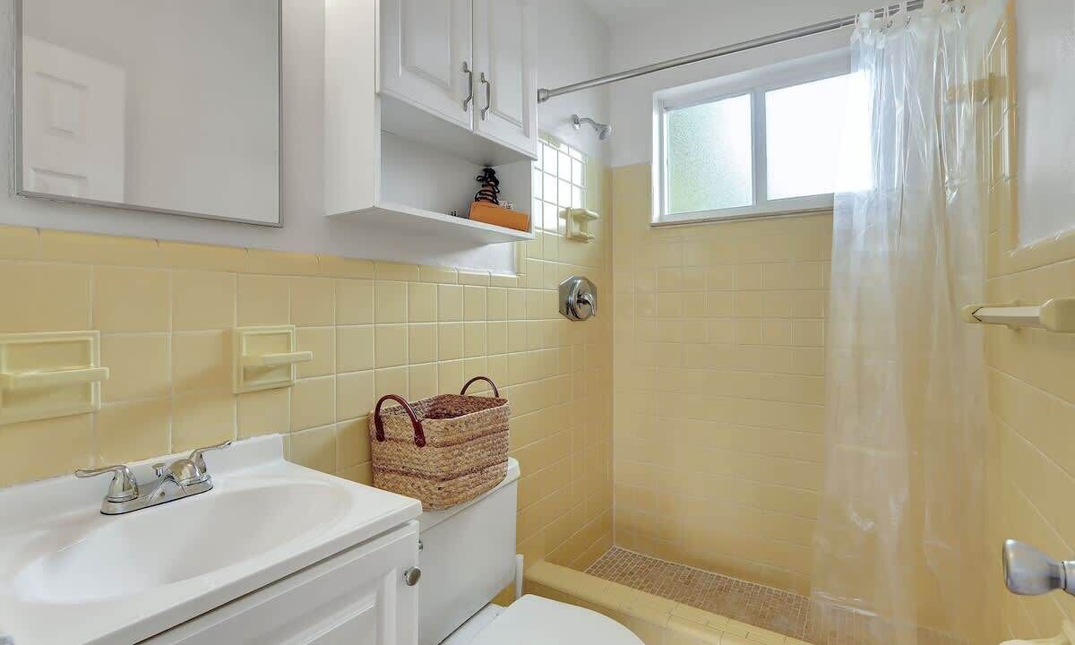 Photo of Bathroom in Hollywood