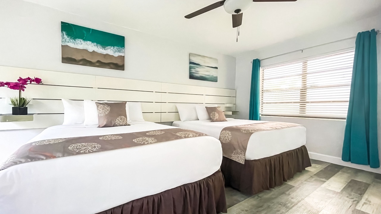 Photo of Bedroom in Hollywood Lakes
