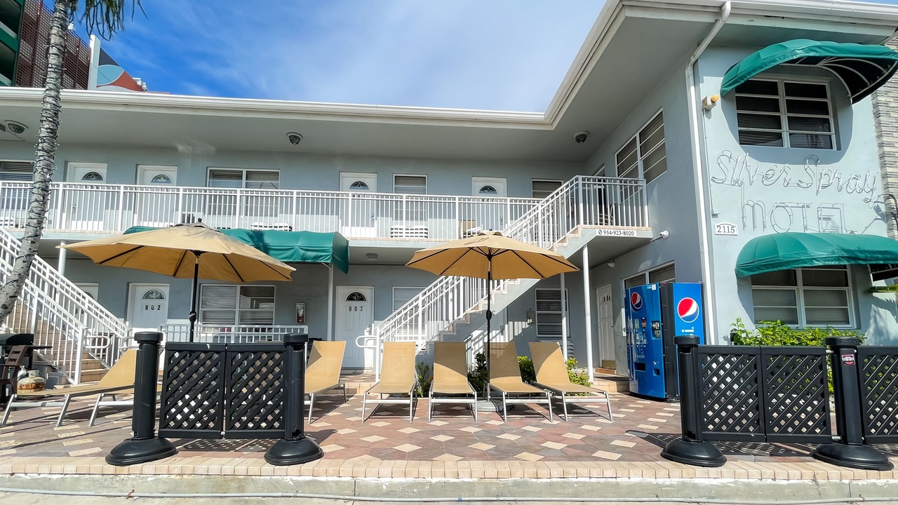 Photo of Outdoor in Hollywood Lakes
