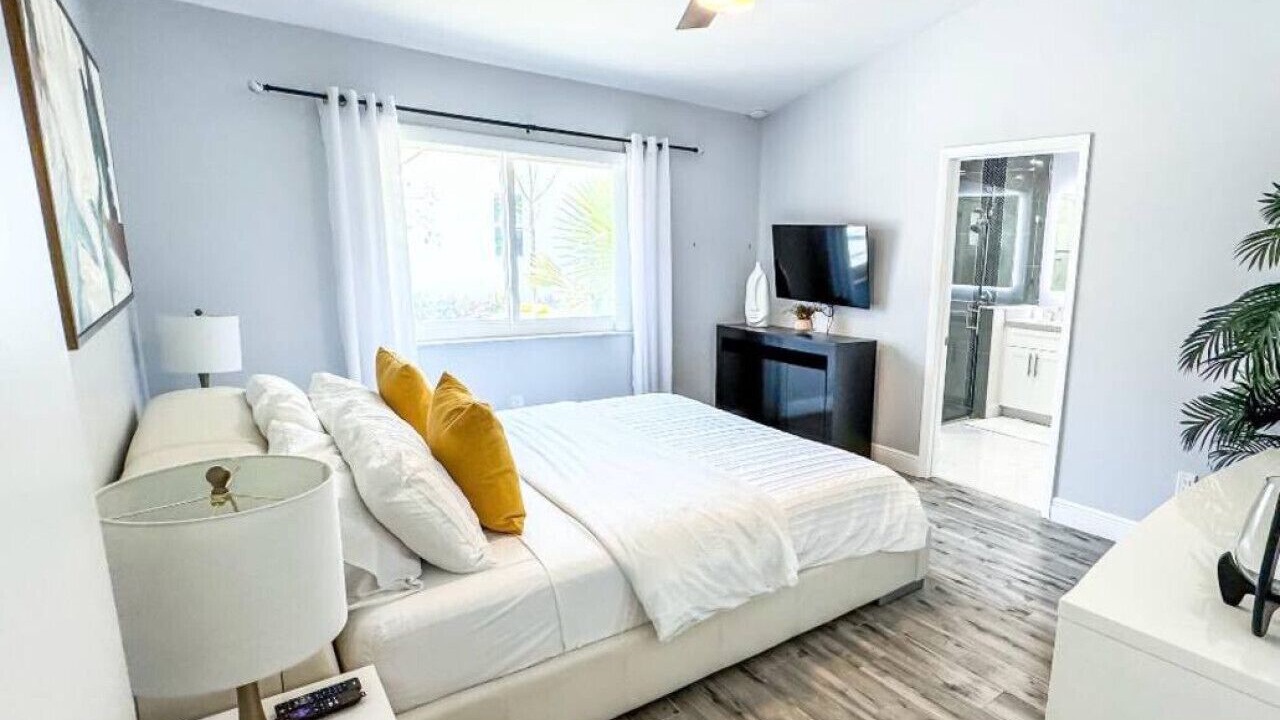 Photo of Bedroom in Lake Ida Shores