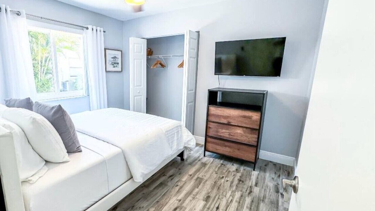 Photo of Bedroom in Lake Ida Shores