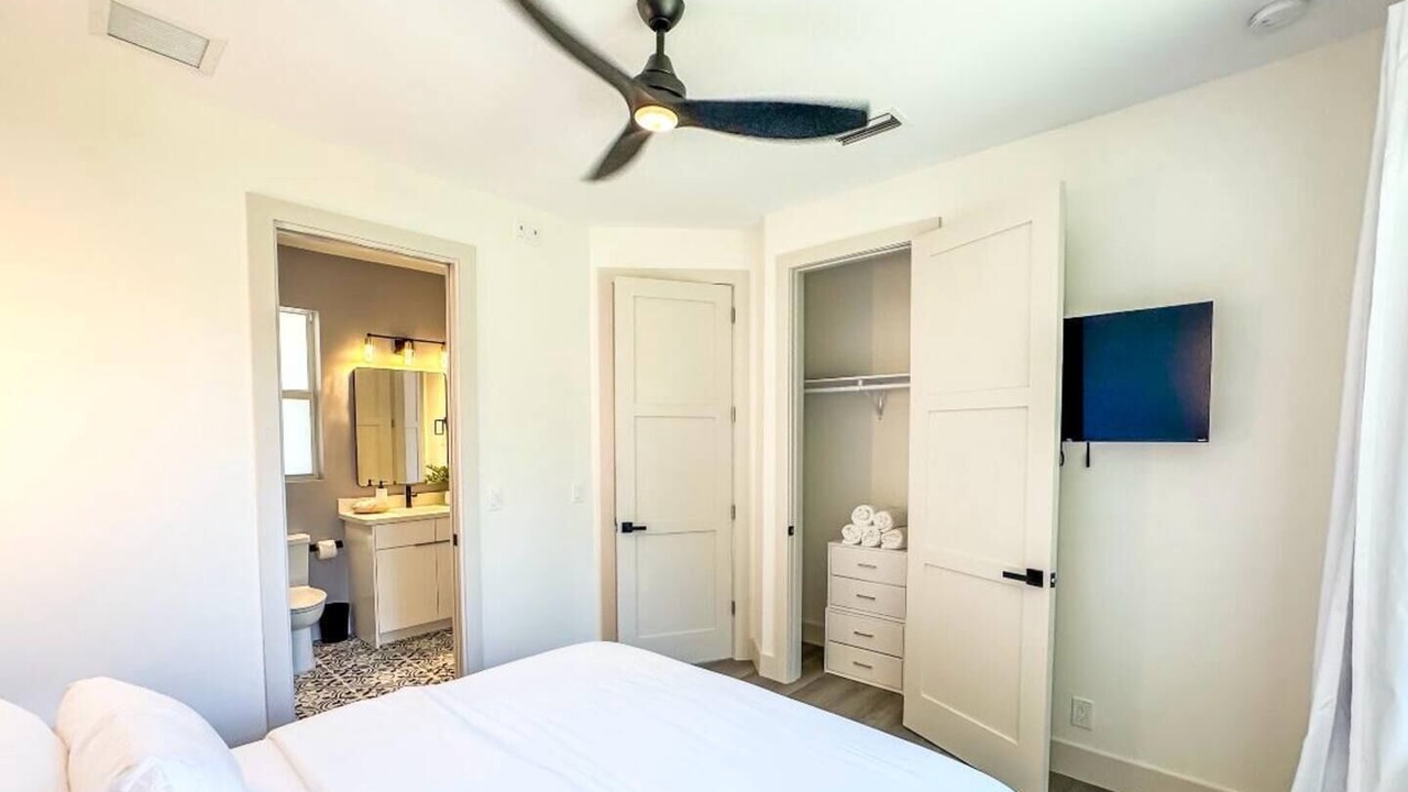 Photo of Bedroom in Lake Ida Shores