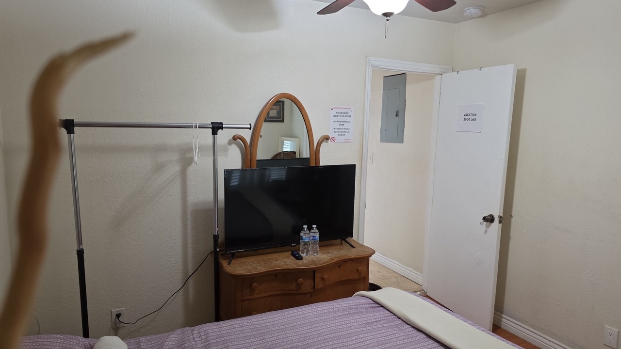 Photo of Bedroom in Lauderhill