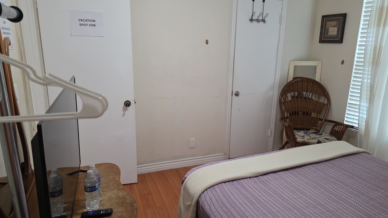 Photo of Bedroom in Lauderhill