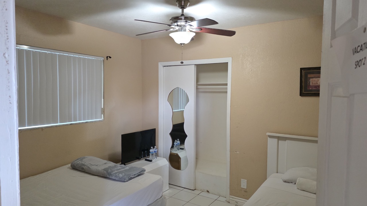 Photo of Bedroom in Lauderhill