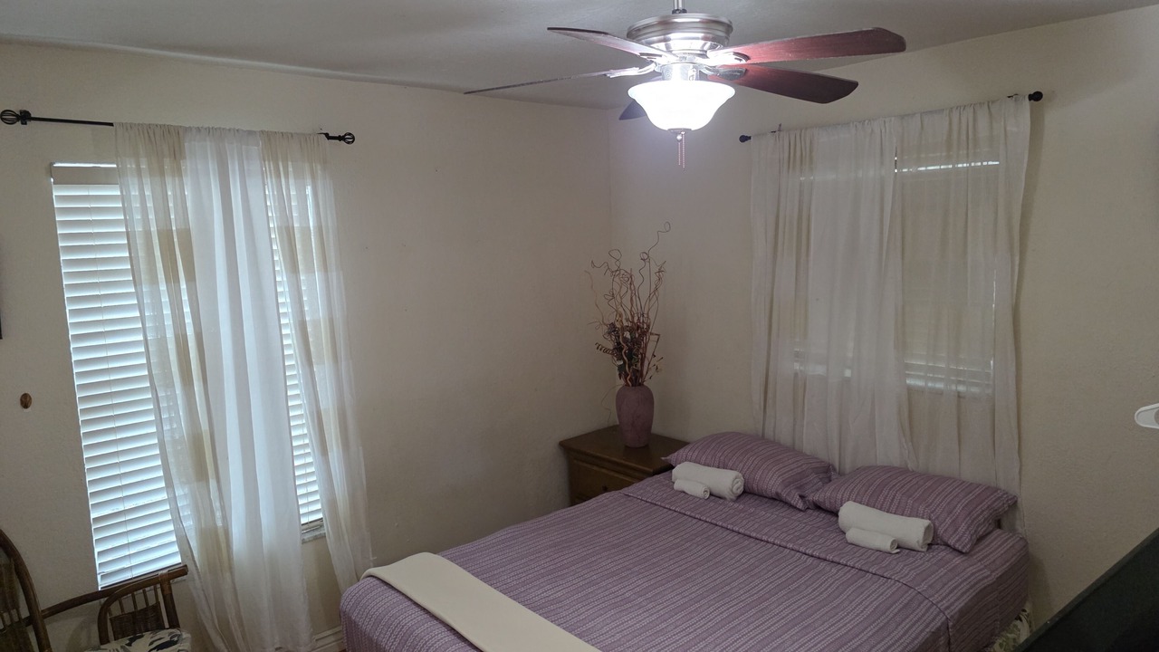 Photo of Bedroom in Lauderhill