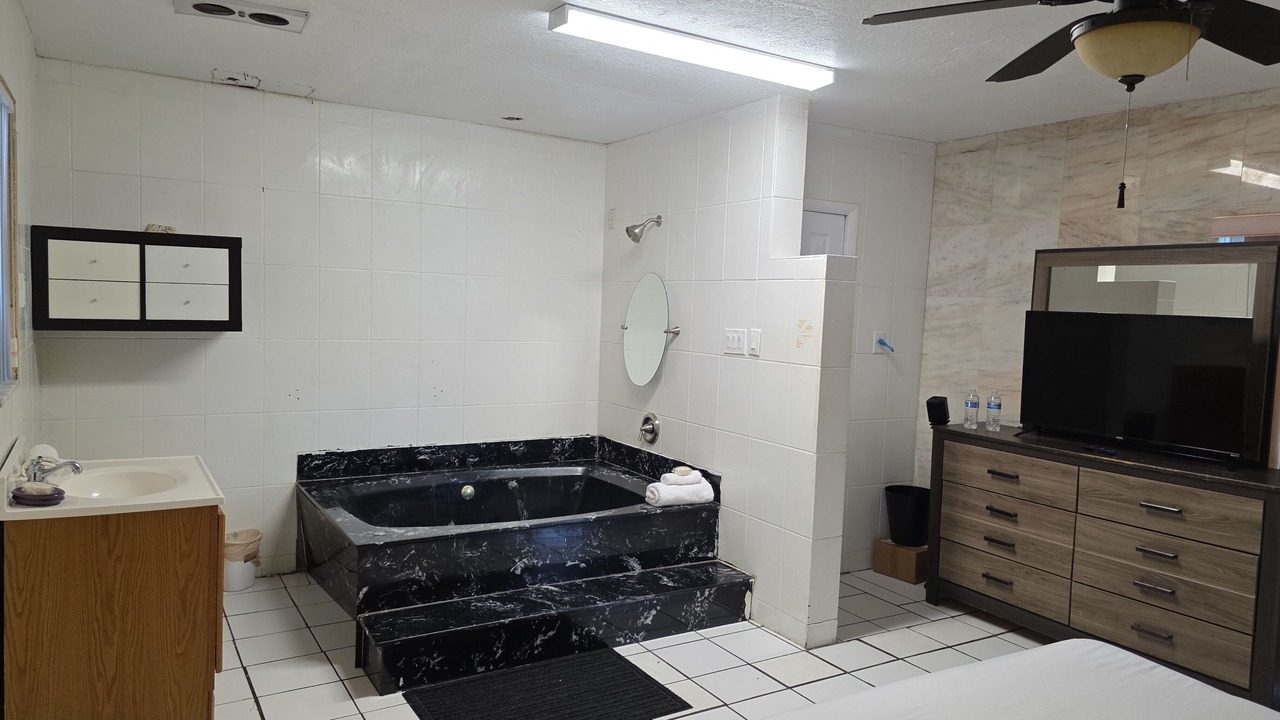Photo of Bathroom in Lauderhill