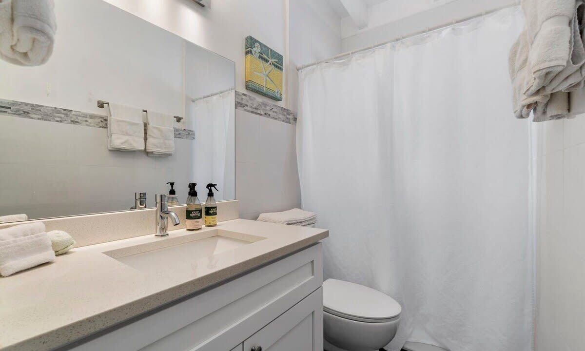 Photo of Bathroom in Dolphin Isles