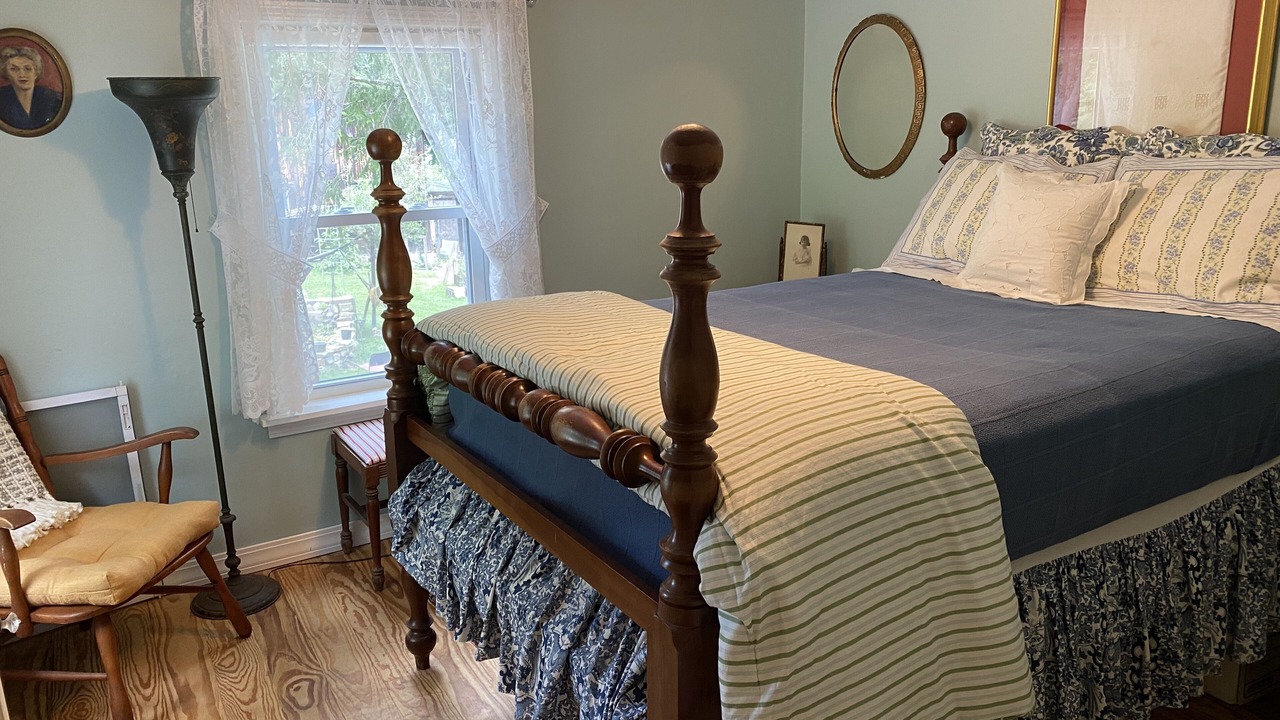 Photo of Bedroom in Housatonic