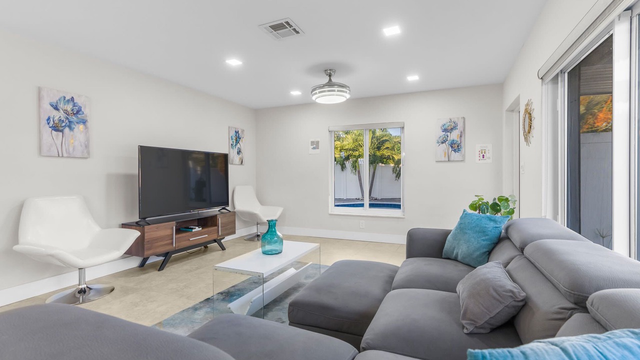 Photo of Livingroom in Coral Ridge
