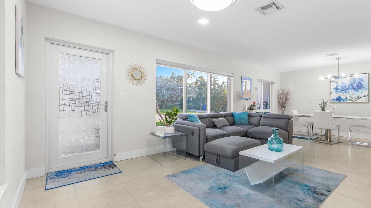Photo of Livingroom in Coral Ridge