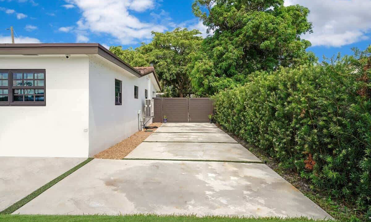 Photo of Outdoor in Melaleuca Gardens