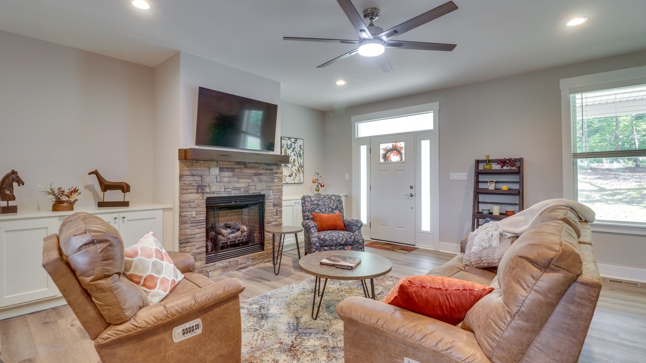Photo of Livingroom in Barboursville