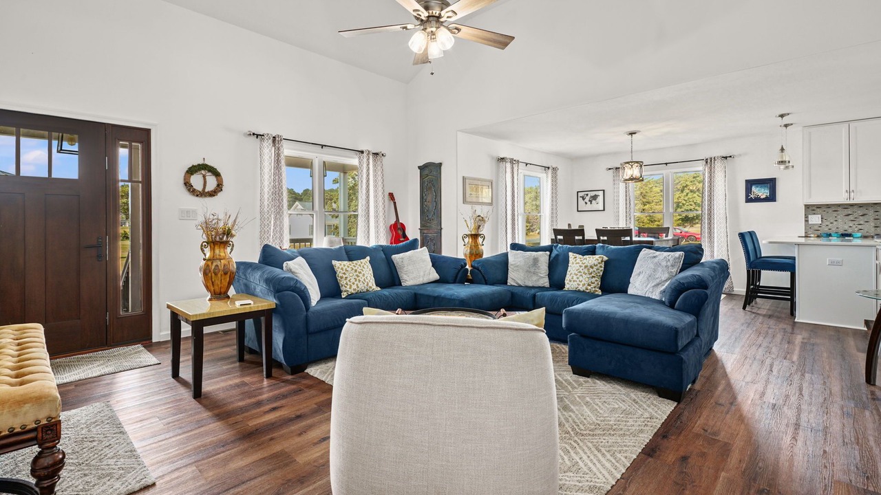 Photo of Livingroom in Captain's Cove