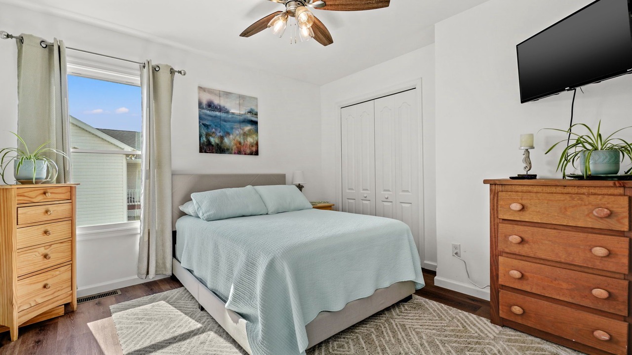 Photo of Bedroom in Captain's Cove