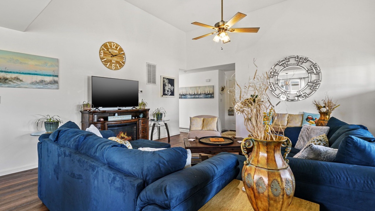 Photo of Livingroom in Captain's Cove